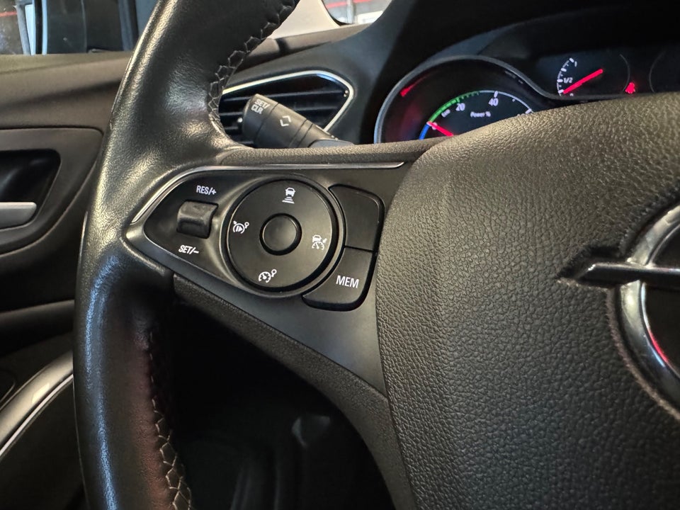 Opel Grandland X 1,6 Hybrid4 Ultimate aut. 5d