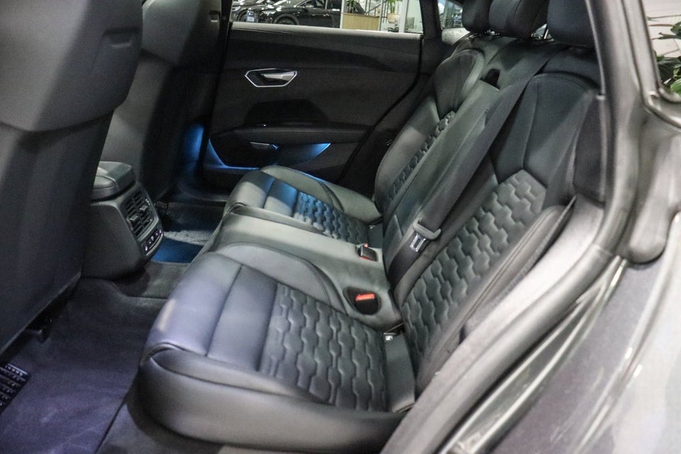 Audi e-tron GT quattro 4d