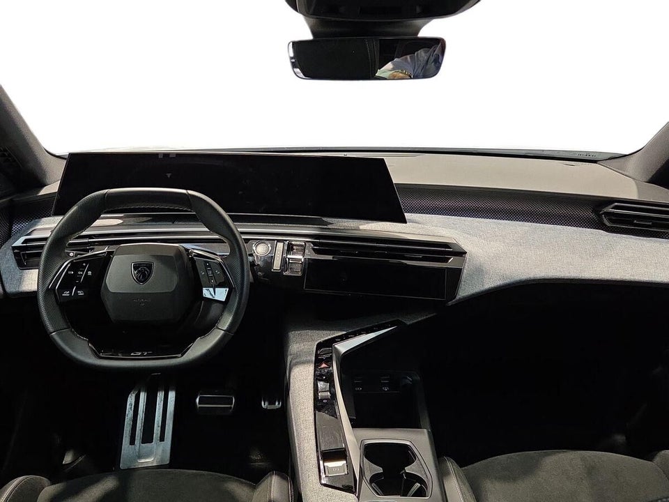 Peugeot e-3008 77 GT Pack 5d
