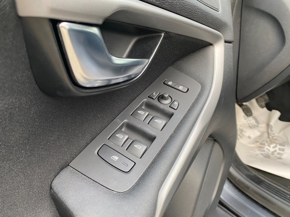 Volvo V40 1,6 D2 115 Kinetic 5d