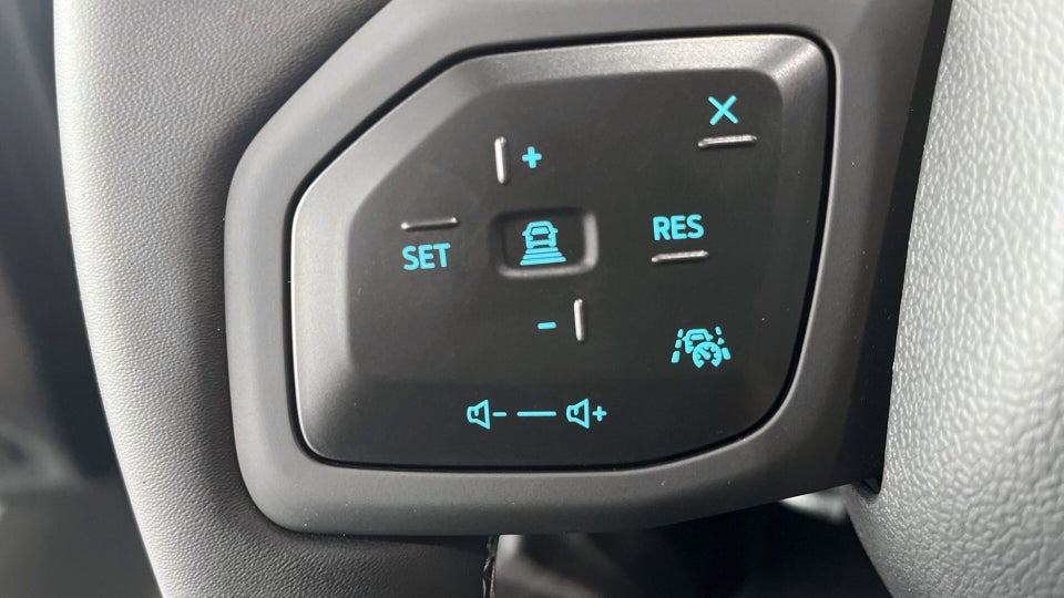 Ford Explorer 79 Premium Extended Range 5d