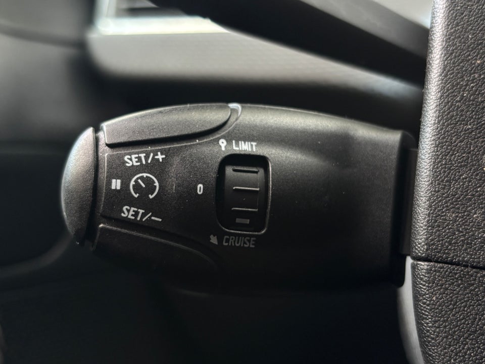 Peugeot 2008 1,2 e-THP 110 Allure 5d