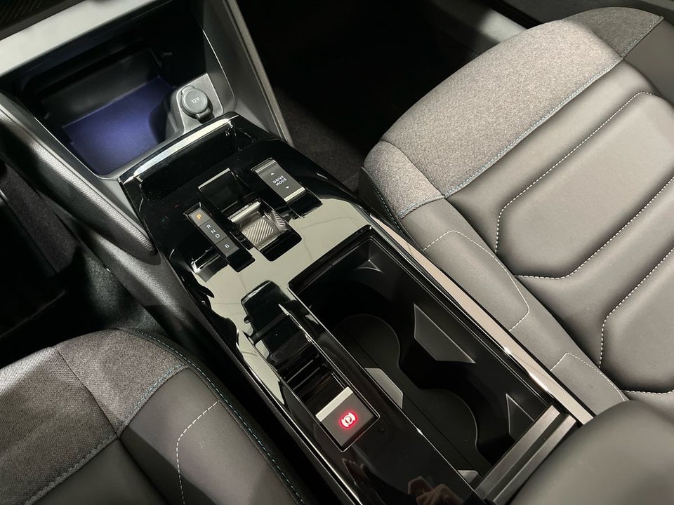 Citroën ë-C4 X 50 Shine 4d