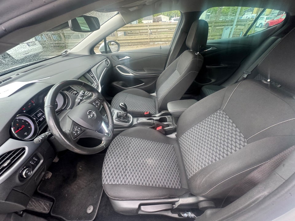 Opel Astra 1,0 T 105 Enjoy 5d
