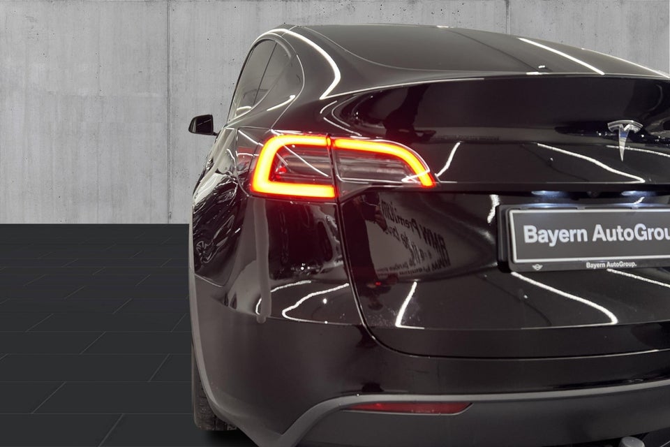 Tesla Model Y Long Range AWD 5d
