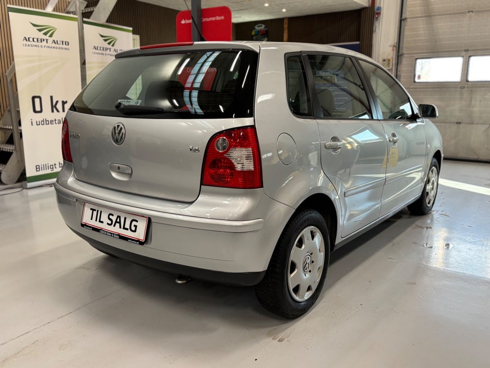 VW Polo 1,4 16V Basic 5d