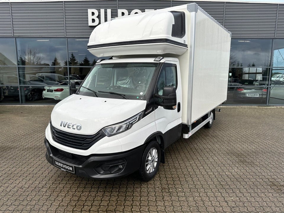 Iveco Daily 3,0 35S18 4100mm Box m/lift AG8