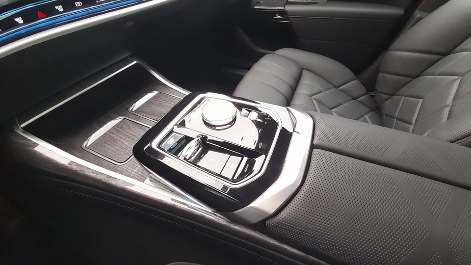 BMW i7 xDrive60 M-Sport 4d