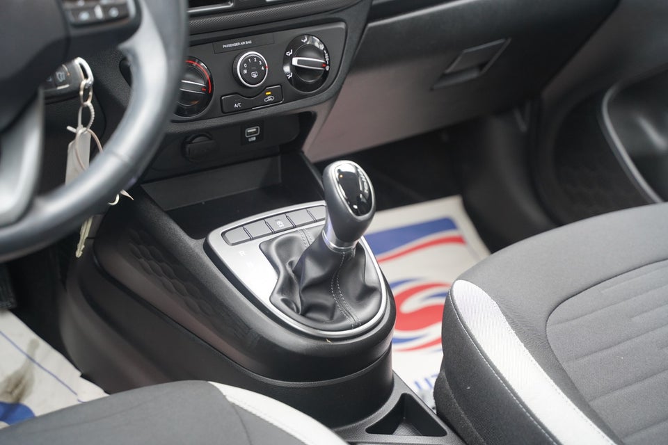 Hyundai i10 1,0 MPi Essential AMT 5d