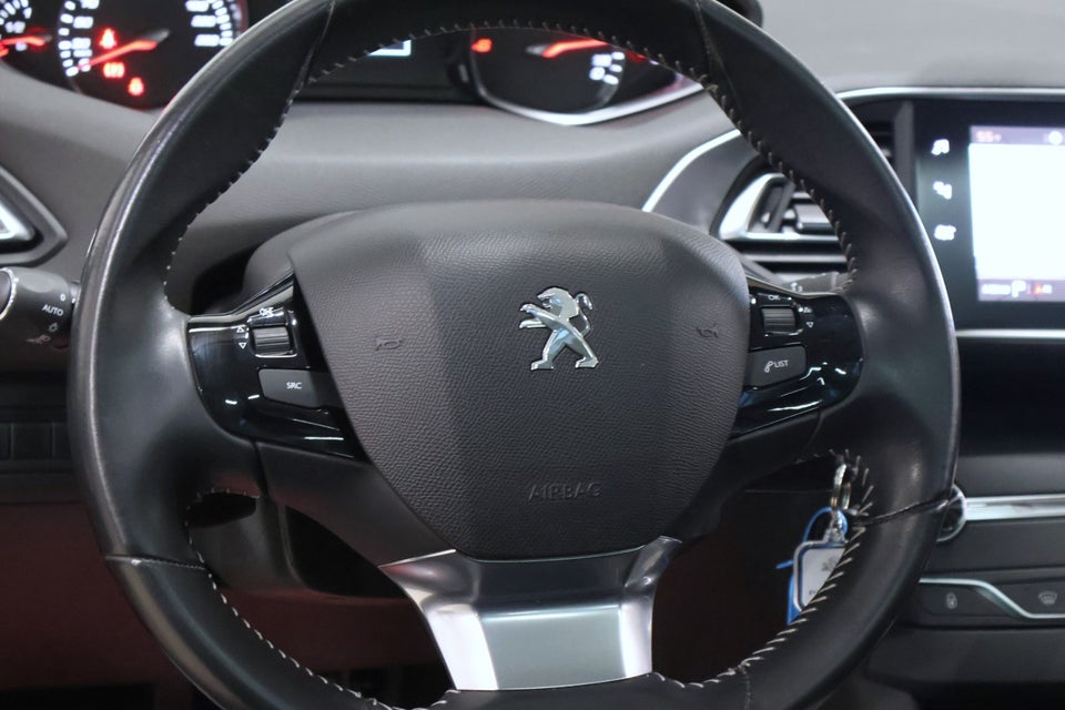 Peugeot 308 1,6 BlueHDi 120 Allure Sky 5d