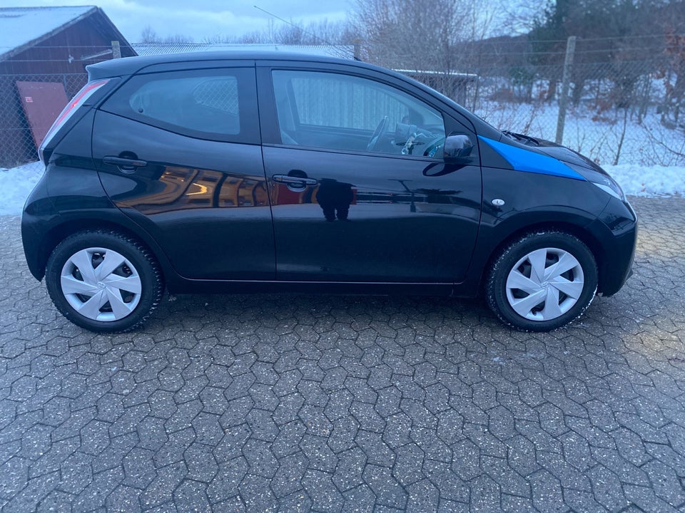Toyota Aygo 1,0 VVT-i x-clusiv 5d