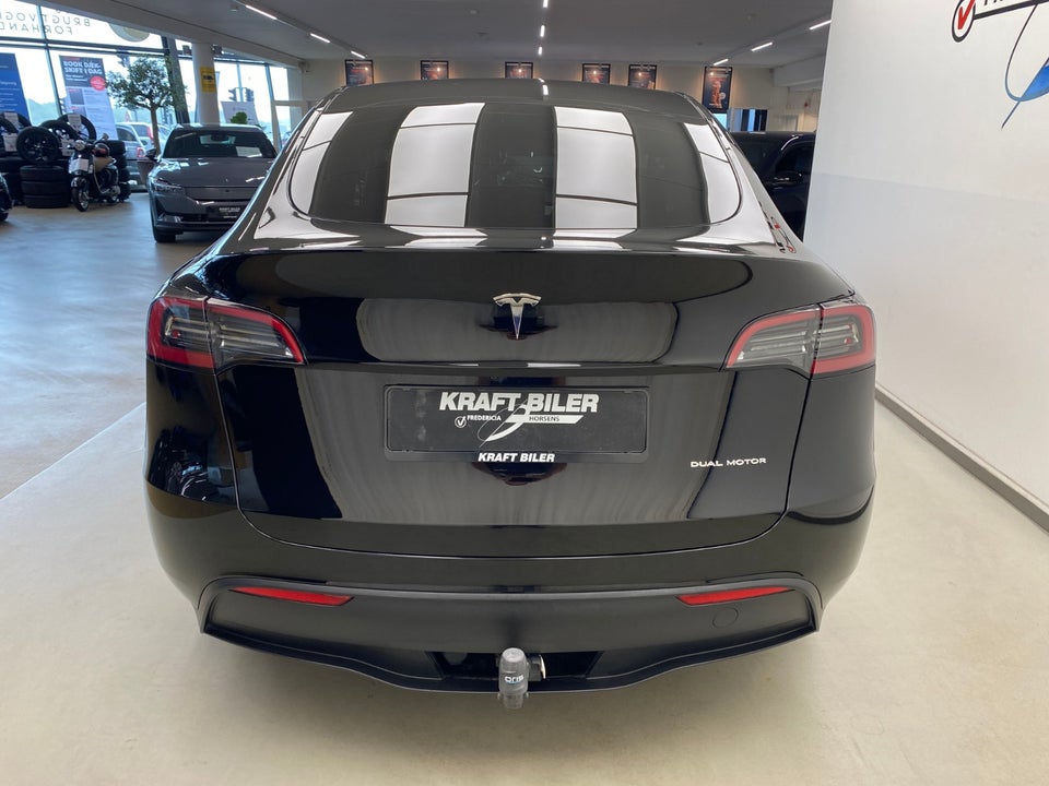 Tesla Model Y Long Range AWD 5d