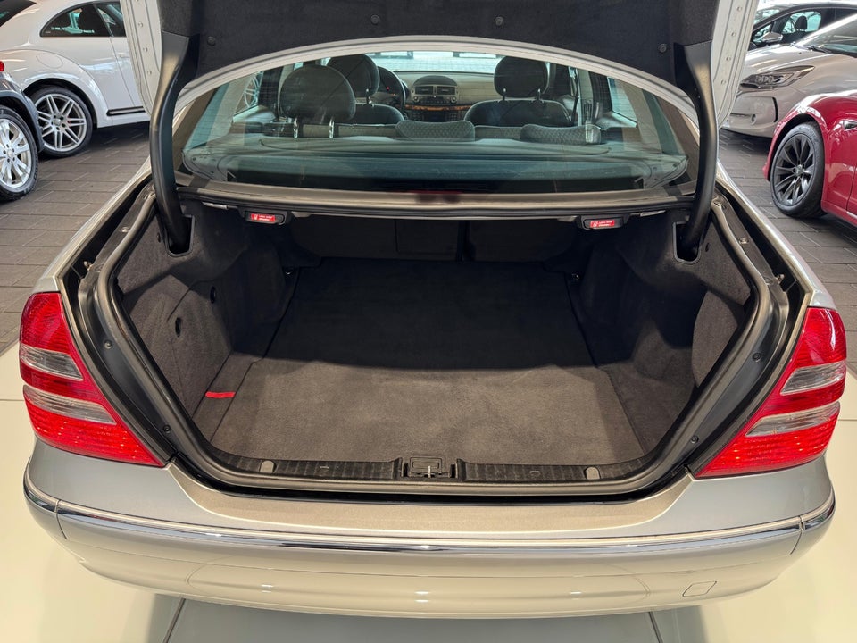 Mercedes E240 2,6 Elegance aut. 4d