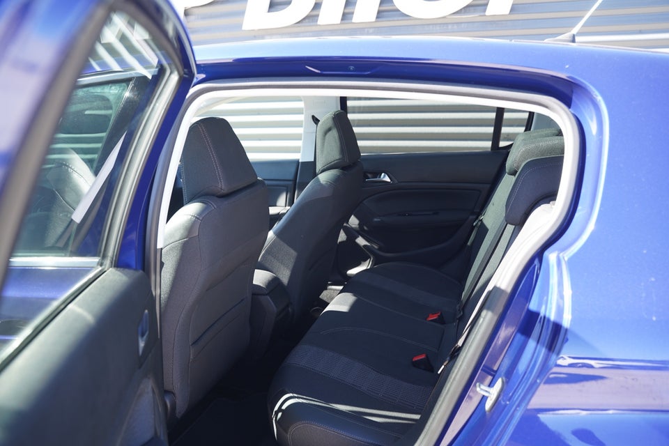 Peugeot 308 1,2 e-THP 130 Allure Sky 5d