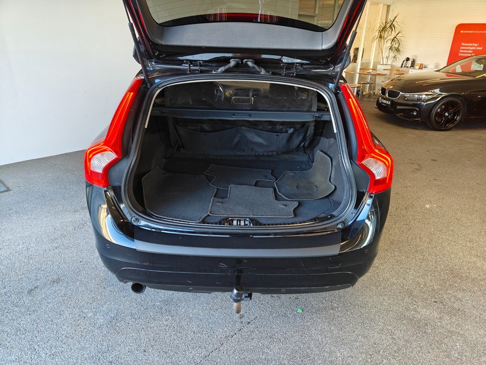 Volvo V60 2,0 D3 150 Kinetic 5d