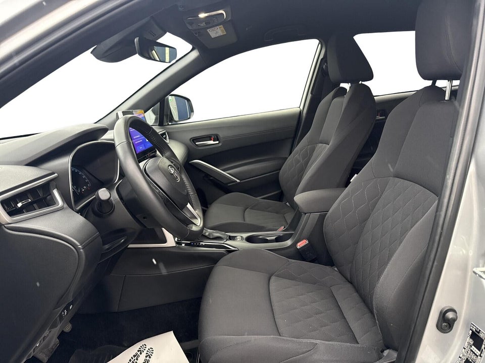 Toyota Corolla Cross 2,0 Hybrid Style Comfort CVT 5d