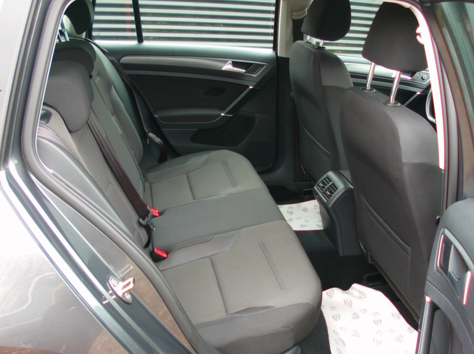 VW Golf VII 1,5 TSi 130 Comfortline Variant DSG 5d