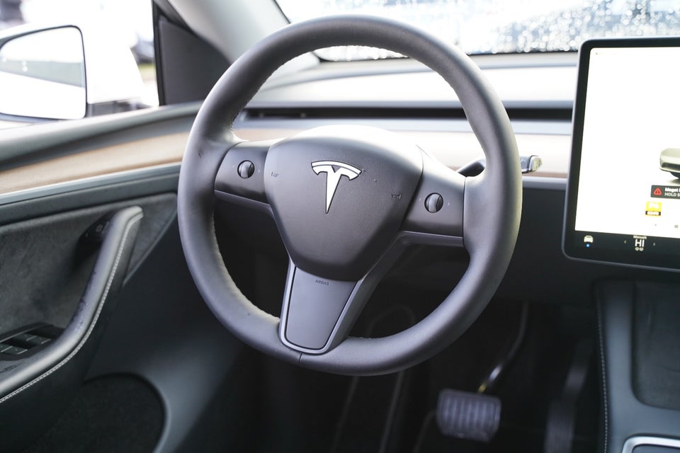 Tesla Model Y Long Range AWD 5d