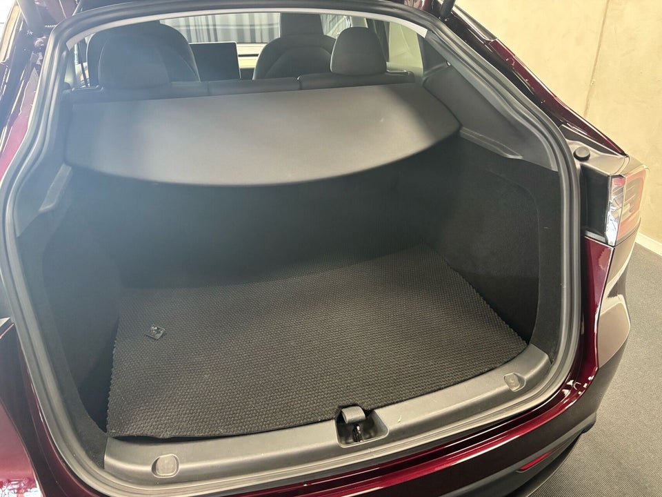 Tesla Model Y Long Range AWD 5d