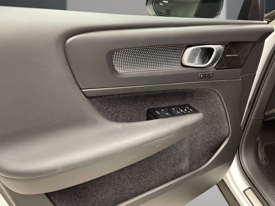 Volvo XC40 P8 ReCharge Twin Pro 5d