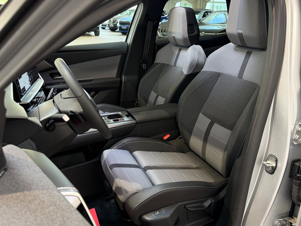 Opel Grandland-e 73 GS Sky 5d