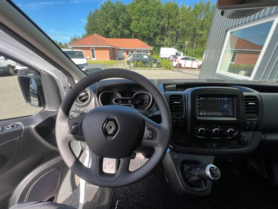 Renault Trafic T29 2,0 dCi 145 L2H1