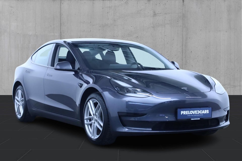 Tesla Model 3 Standard Range+ RWD 4d