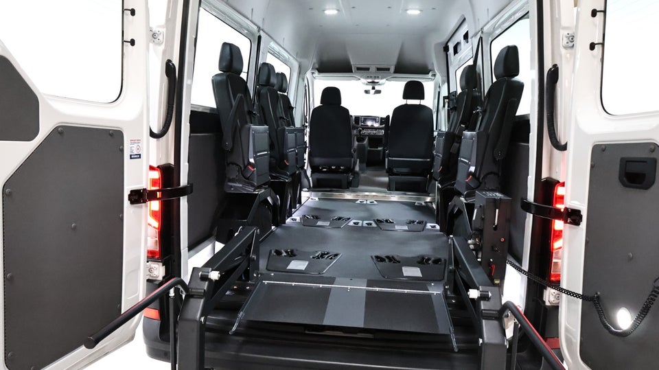 VW Crafter 35 2,0 TDi 140 Kombi aut.