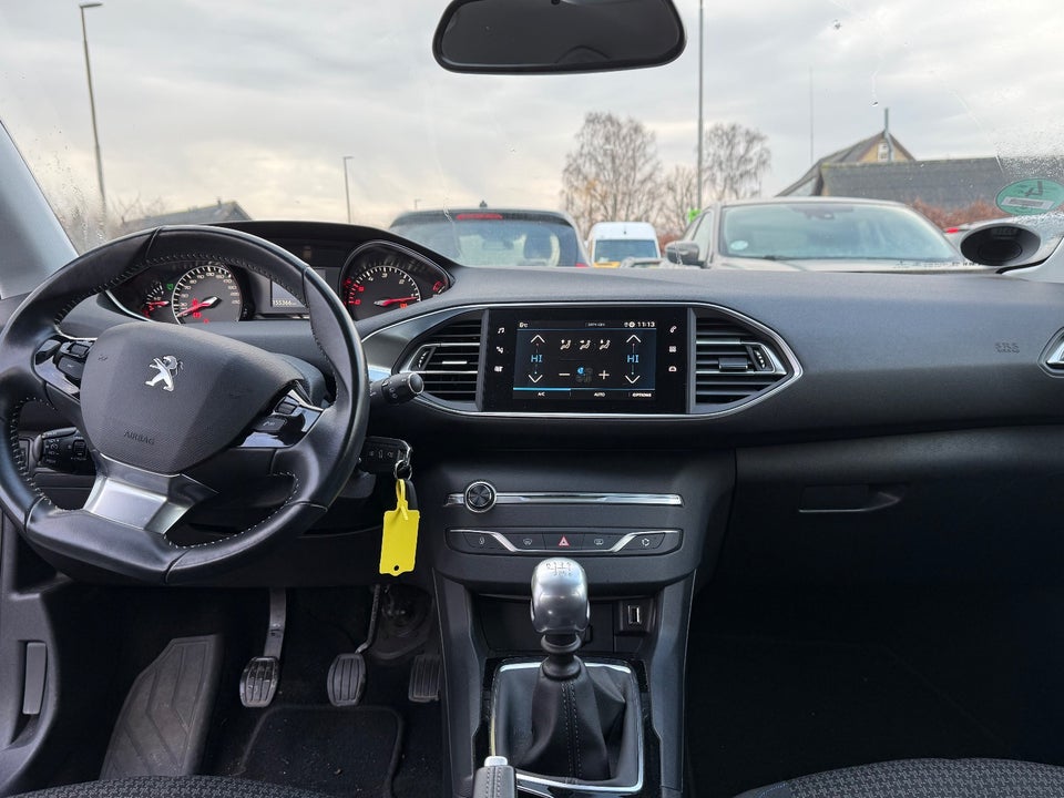 Peugeot 308 1,5 BlueHDi 130 Style 5d