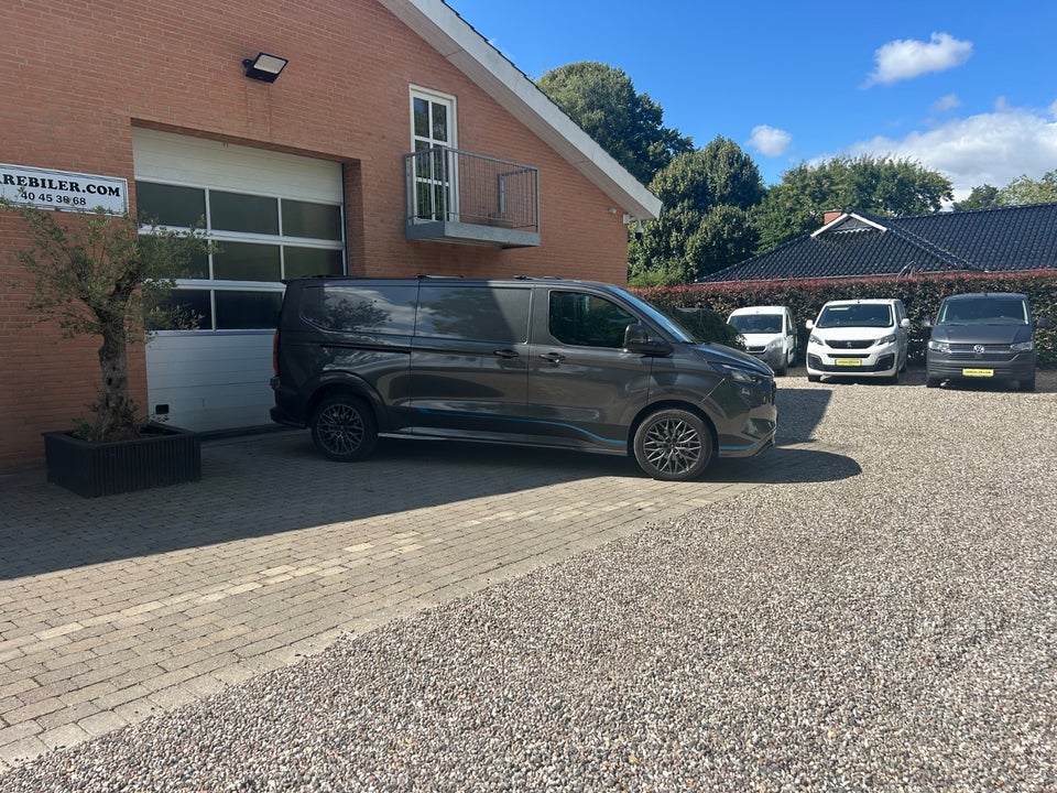 Ford Transit Custom 320 L2 2,0 EcoBlue Sport aut.