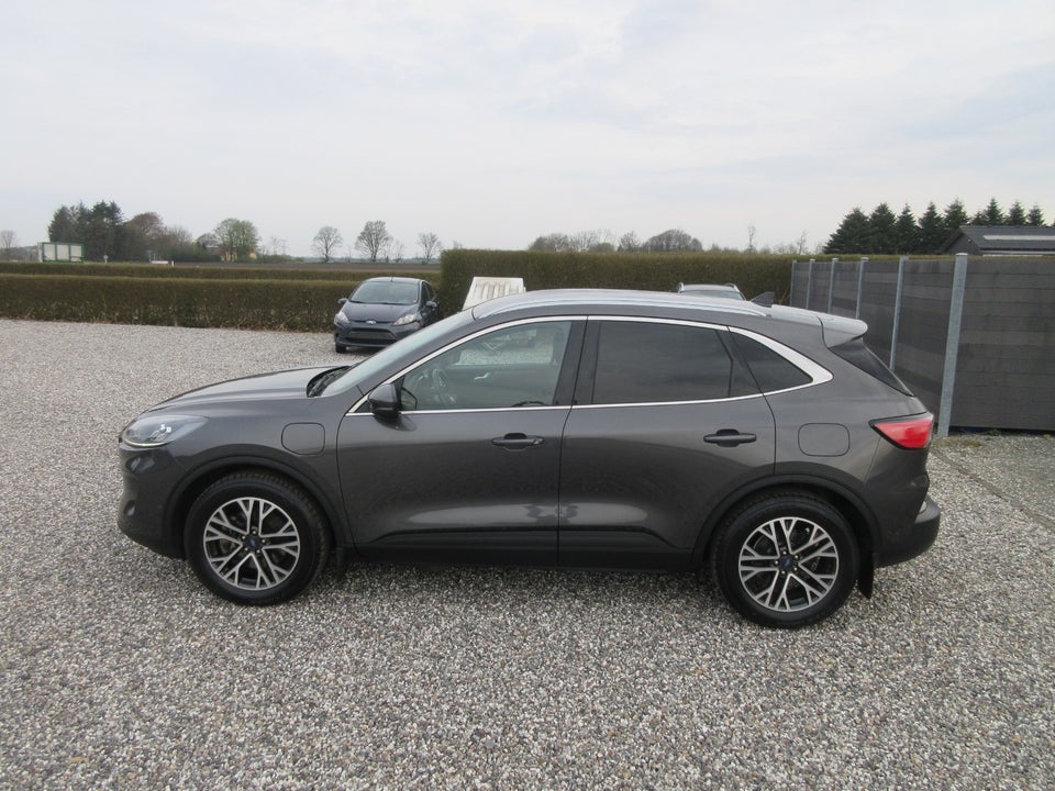 Ford Kuga 2,5 PHEV Titanium CVT 5d