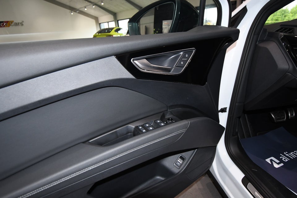Audi Q4 e-tron 40 S-line Sportback 5d