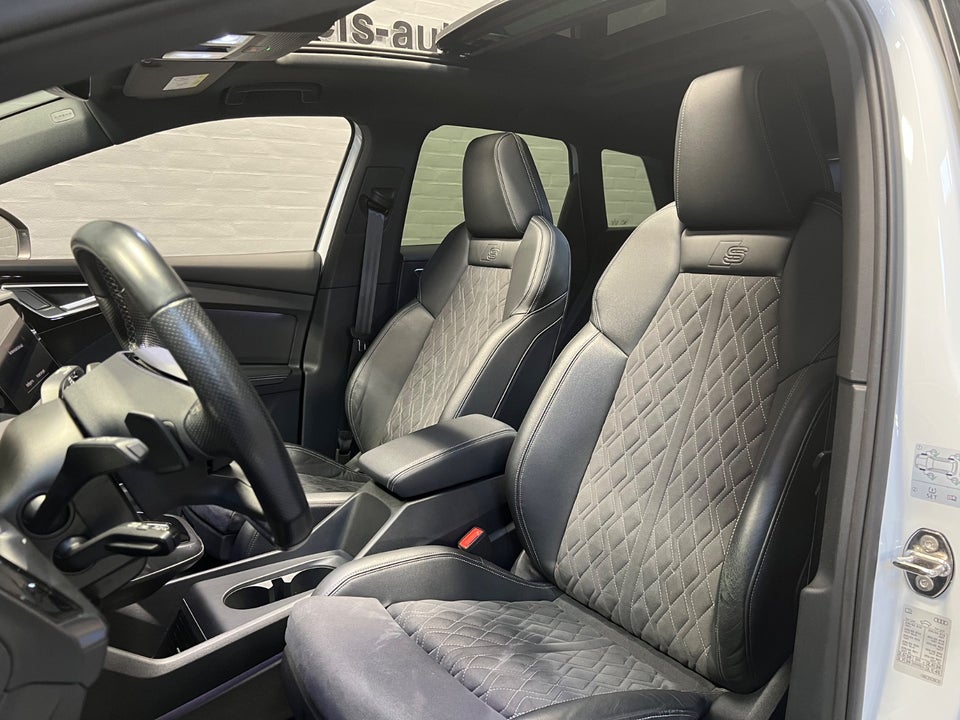 Audi Q4 e-tron 40 S-line 5d