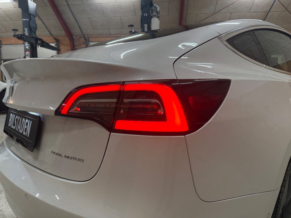 Tesla Model 3 Long Range AWD 4d