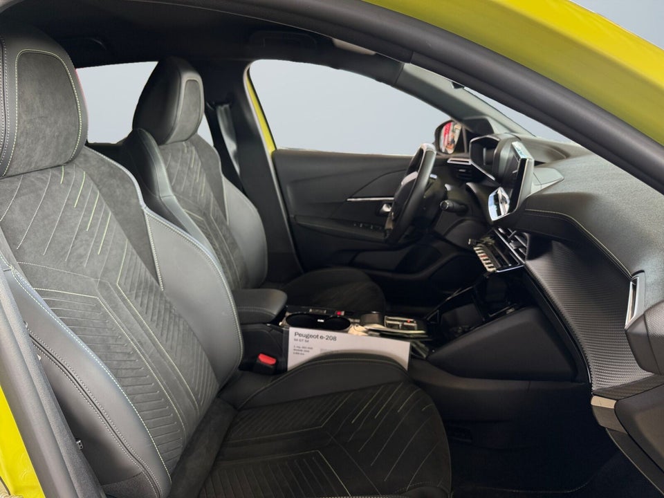 Peugeot e-208 54 GT 5d