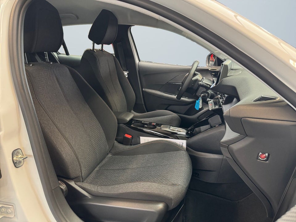 Peugeot e-208 50 Style 5d