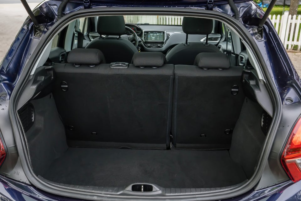 Peugeot 208 1,6 BlueHDi 100 Desire Sky 5d