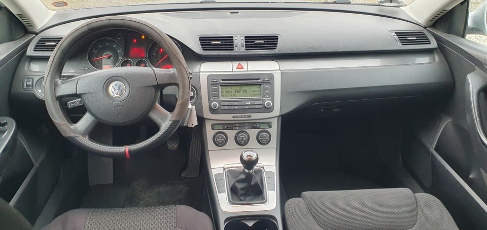 VW Passat 1,6 FSi Comfortline Variant 5d