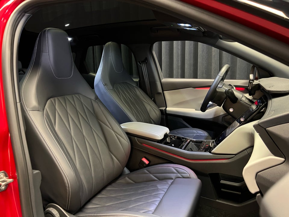 Ford Explorer 77 Premium Extended Range 5d