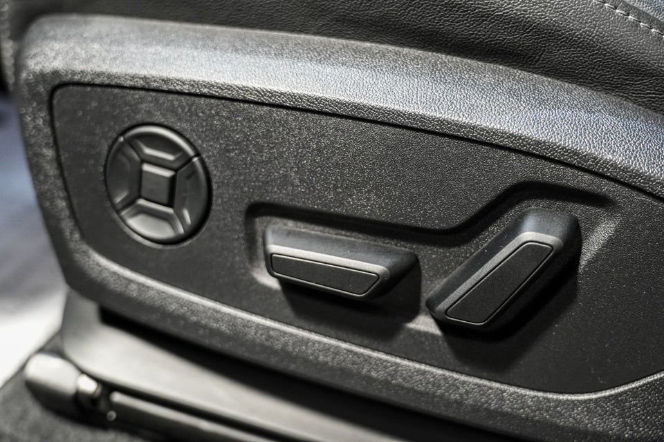 Audi Q6 e-tron S-line quattro 5d