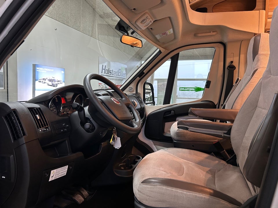 Knaus Sky 2,3 Ti 700 MEB aut. 2d