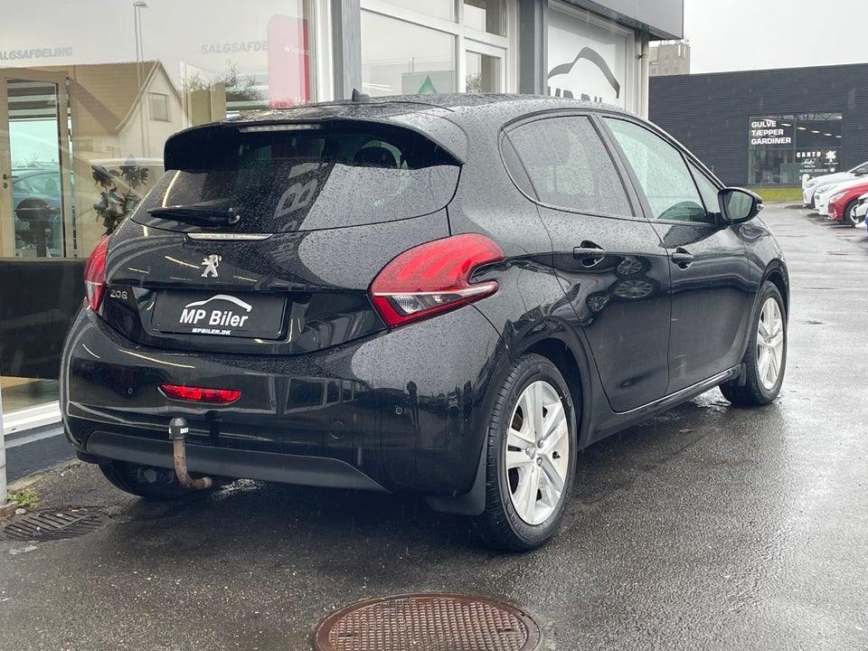 Peugeot 208 1,5 BlueHDi 100 Signature Sky 5d