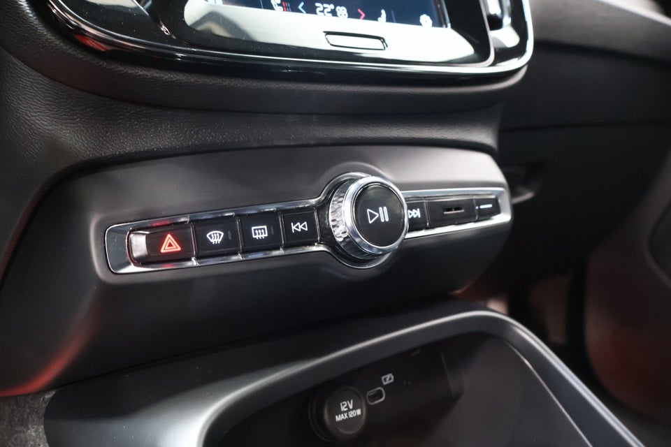 Volvo XC40 ReCharge Extended Range Plus 5d