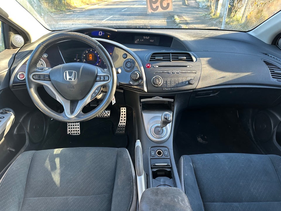 Honda Civic 1,8 Sport i-Shift 5d