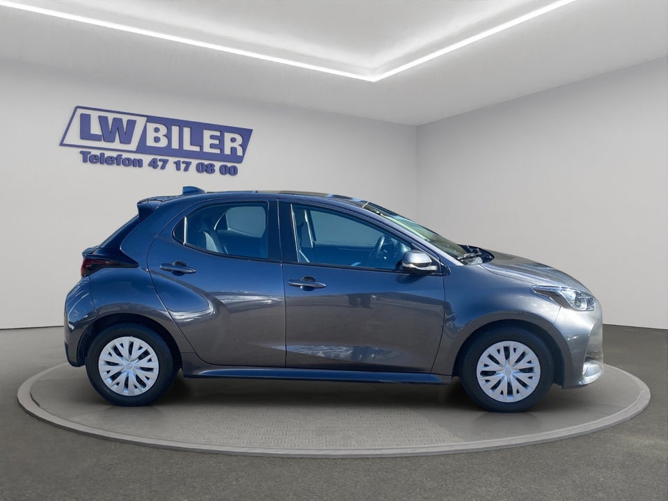 Toyota Yaris 1,5 Hybrid H3 e-CVT 5d