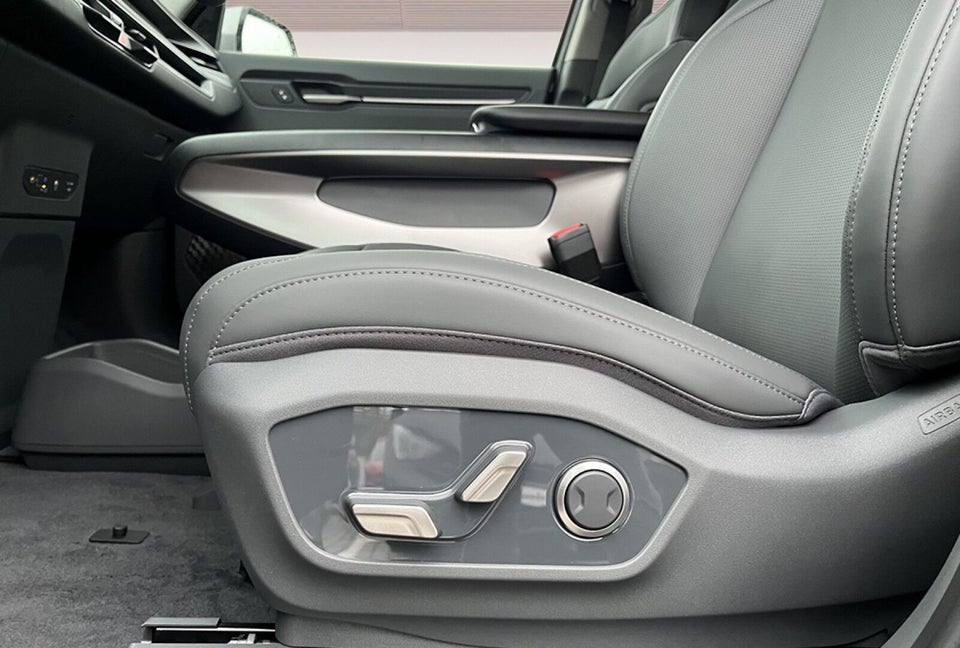 Kia EV9 76 Standard Range Upgrade RWD 7prs 5d