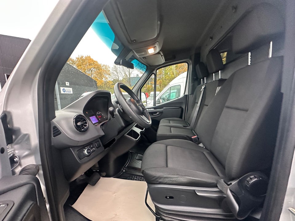 Mercedes Sprinter 319 3,0 CDi A2 Kassevogn aut. RWD