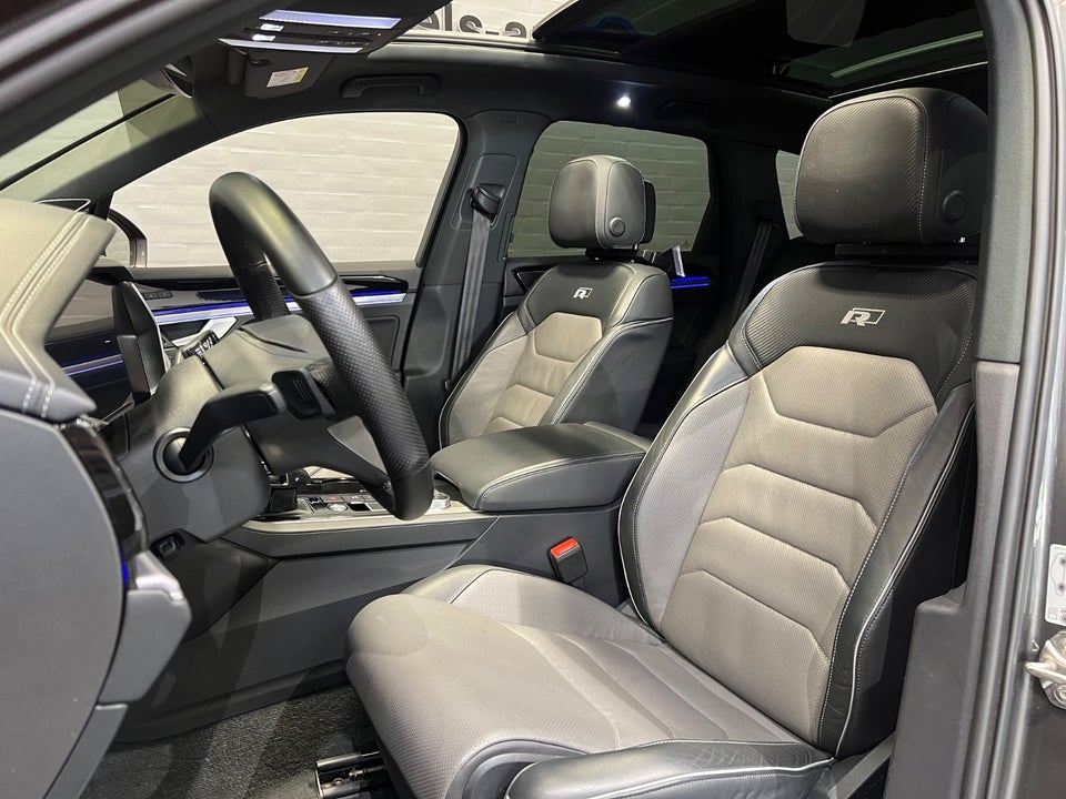 VW Touareg 3,0 TDi 286 R-line aut. 4Motion 5d