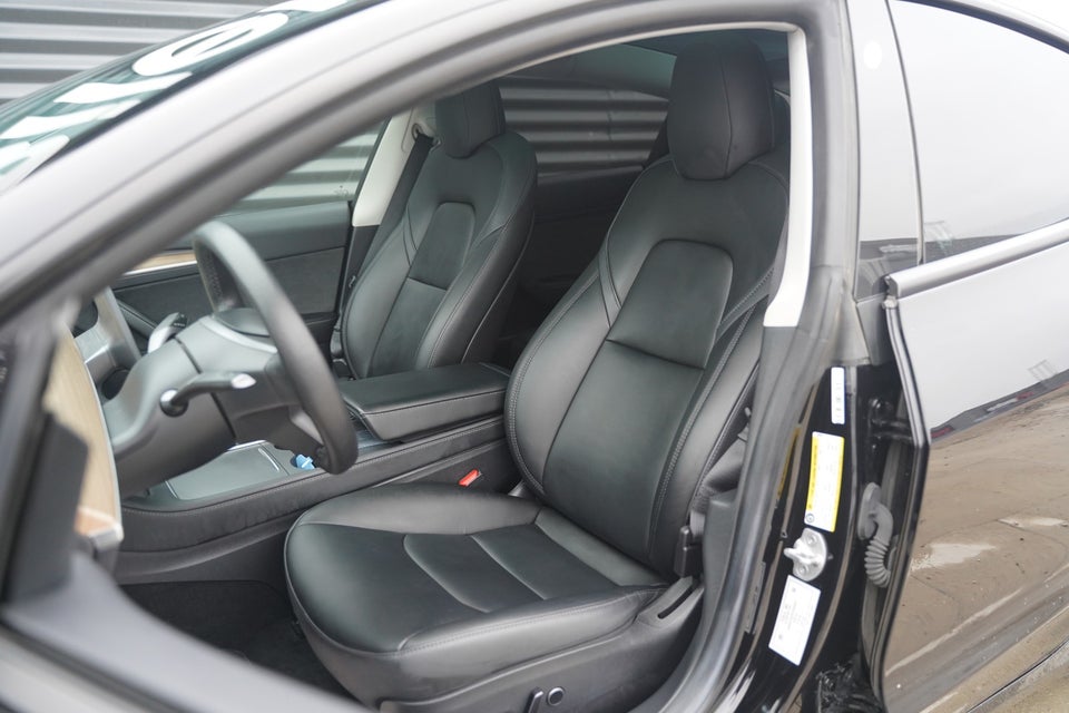 Tesla Model 3 Long Range AWD 4d