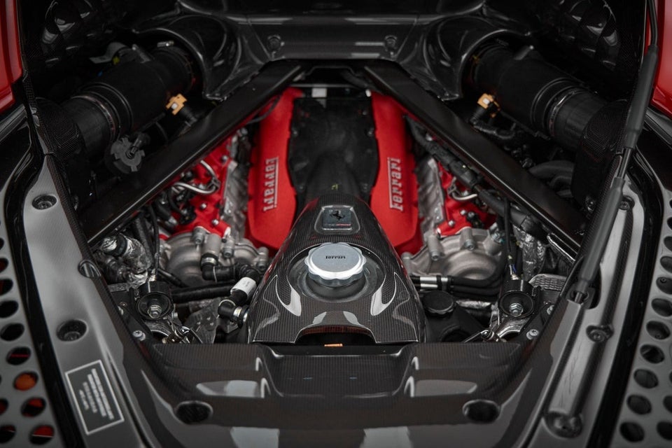 Ferrari SF90 Stradale 4,0 DCT 2d